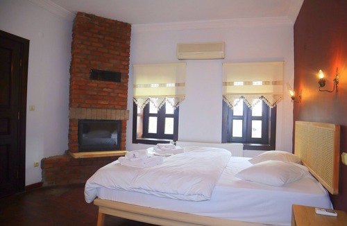 Yesilyurt Koyu Hotel | Moncheri Butik Otel & Restoran