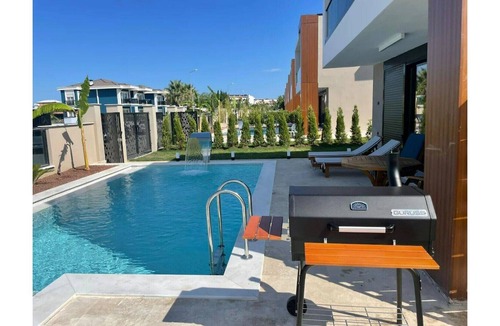 Kaleici House | New luxury Villas with 5 min walk from blue flag seaside.