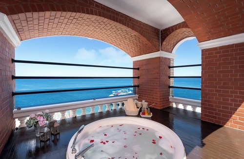 Kemer Resort | Orange County Kemer