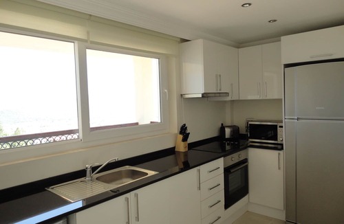 Oludeniz Apartment | Orka Park V4 Stunning panoramic views shared pool 10 min walk to local amenities