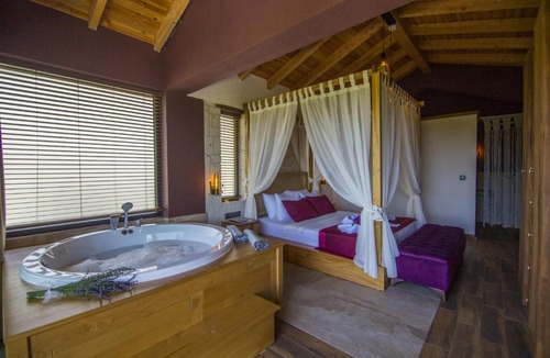 Yaniklar Villa | Outstanding Villa with Private Pool and Jacuzzi in Fethiye