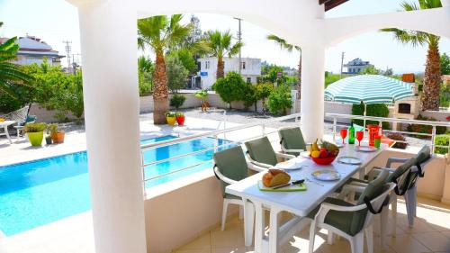 Ciftlik Villa | Peaceful Villa- Pool-Near Calis Beach- Sleeps 6