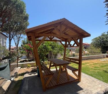 Ayvalik Villa | Pearl Mansion-1 Modern 3BR Garden House Near Beaches in Cunda