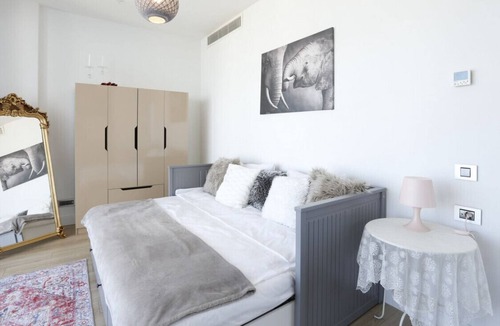 Kartal Apartment | Perfect Flat w Sea View, 1 min to ISTMarina Mall