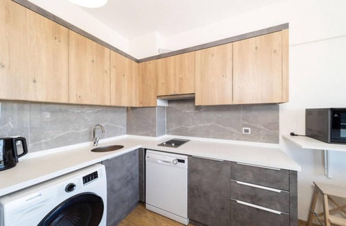 Kepez Apartment | Pleasant Flat with Shared Pool in Kepez