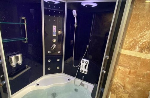 Muratpasa Apartment | Pomruj Suites Lara with Jacuzzi