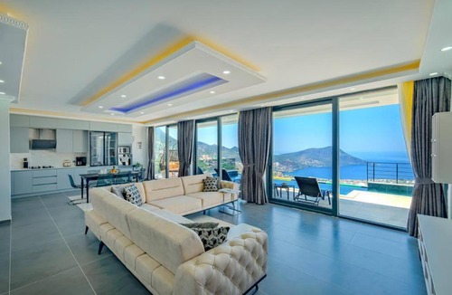 Kalkan Villa | Rainbow Home