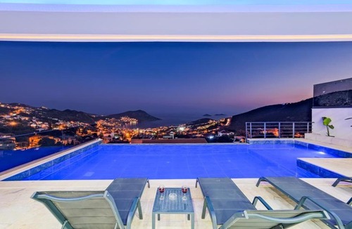 Kalkan Villa | Rainbow Home