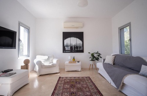 Gumusluk Villa | Refreshing House with Shared Pool in Gumusluk