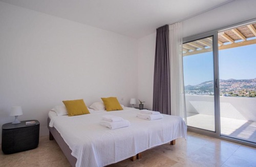 Gumusluk Villa | Refreshing House with Shared Pool in Gumusluk