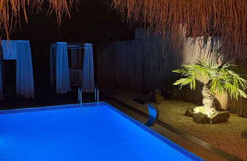 Kartepe Villa | Sıcak Havuzlu Şömineli Jakuzili Villa