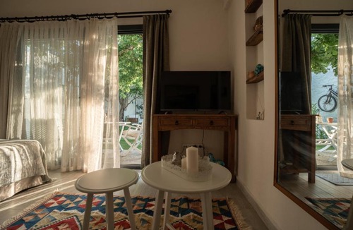 Hacımemis Hotel | Sedirli Ev