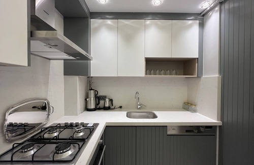 Zeytinburnu Apartment | Serene Luxury Flat next to ISTANBUL Fisekhane & Marmaray Metro Station