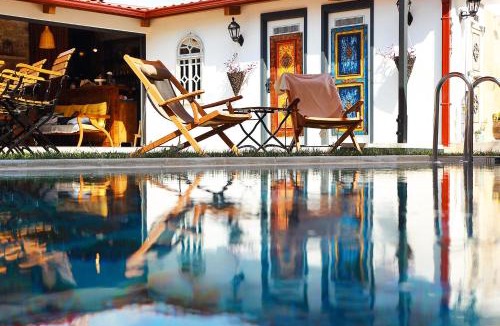 Yenifoca Hotel | Sinem Hanım Konağı Boutique Hotel