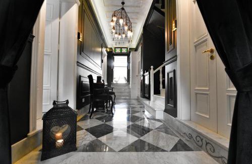 Ayvalik Hotel | Siyah Lale Cunda 1841