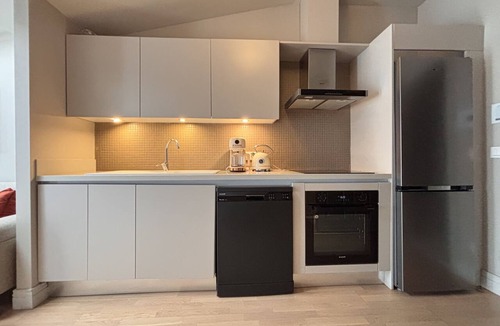 Karakoy Apartment | Skylit penthouse & terrace near Galataport