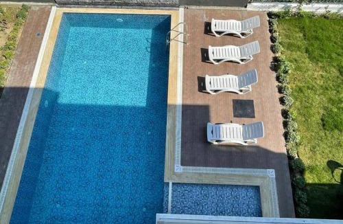 Tepe Villa | Sleeps 10, Private Pool Villa with Playground - AWZ 259