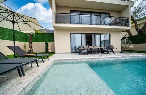 Uzunyurt Villa | Sleeps 4 Modern and Luxurios Villa AWZ 271