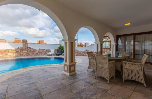 Kadriye Villa | Sleeps 6, Stylish Designed Villa - AWZ 288