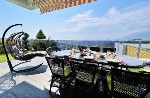 Kargicak Villa | Sleeps 8 Comfortable and Modern Villa AWZ 282