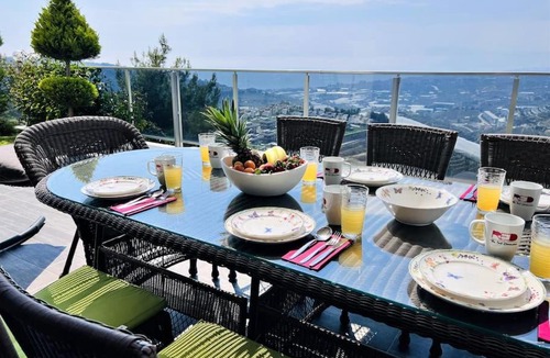 Kargicak Villa | Sleeps 8 Comfortable and Modern Villa AWZ 282