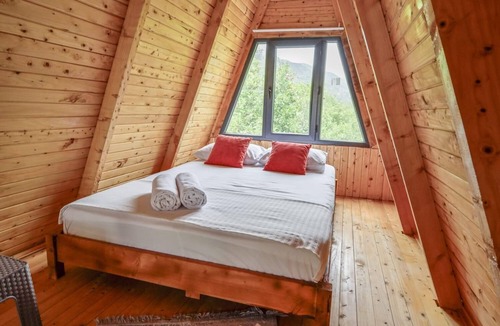 Ciftlik House | Spacious 5-bedroom bungalow with AC, WiFi in amazing Muğla