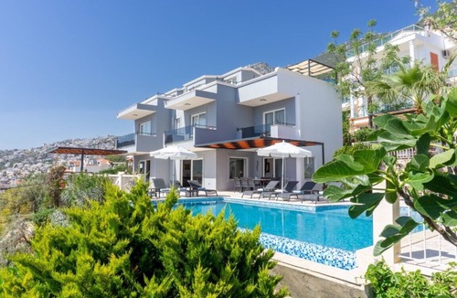Kalkan Villa | Spacious 5 Bedroom Villa, Stunning Sea Views and Heated Pool