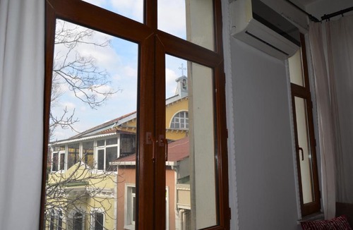 Taksim Apartment | Spacious apartment Ö-3 with two bedrooms near Taksim