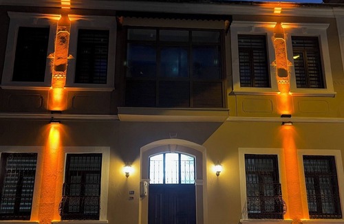 Antalya City Centre Apartment | Spacious Large 3-bedroom apartment in Antalya with WiFi, AC, Joint Garden