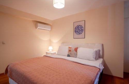 Tophane Apartment | Spacious One Bedroom Apartment