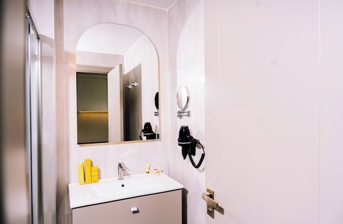 Aliaga Bed & Breakfast | Stillo Business Hotel