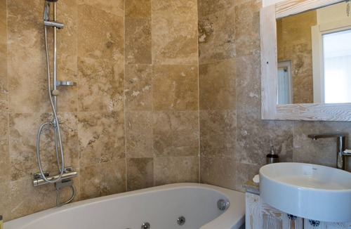 Kas House | Stunning Villa w private pool & access to the Beach