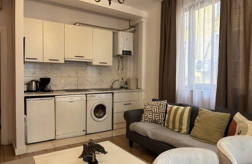 Cagaloglu Apartment | Stylish 2BR Flat Near Grand Bazaar & Eminönü