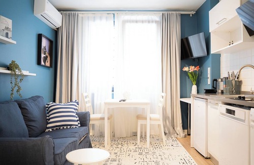 Kabatas Apartment | Stylish apartment with a separate bedroom near Taksim with AC