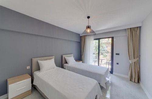 Kadnlar Denizi Mahallesi Apartment | Taylan Apartments