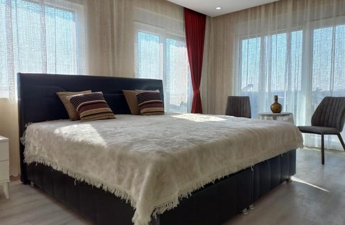 Lara Villa | The Cosmos Villa Kundu - Kemerağzı Havuz - Bahçe