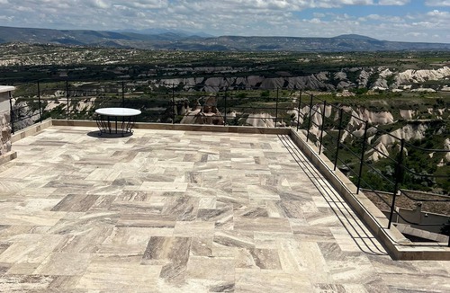 Uchisar Apartment | The Skyfall Jacuzzi Suite with Balloon View and Terrace 302