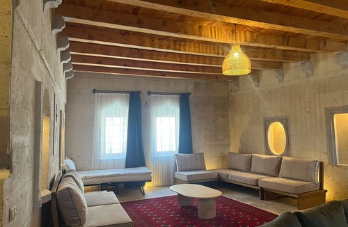 Uchisar Apartment | The Skyfall Jacuzzi Suite with Balloon View and Terrace 302
