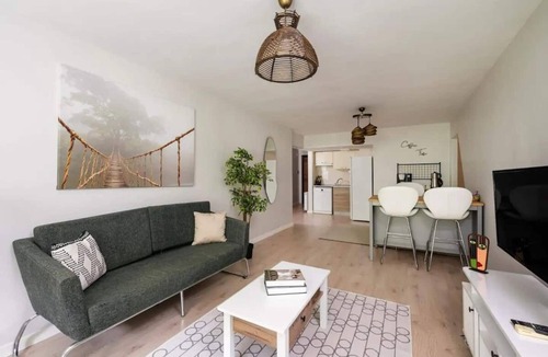 Osmanbey Apartment | This apartment is a 2 bedroom(s), 1 bathrooms, located in Şişli, İstanbul.