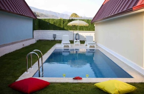 Yaniklar Villa | Tiny Villa with Private Pool in Fethiye Burns