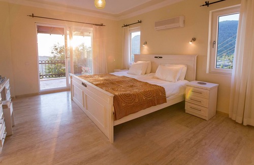 Islamlar Villa | Traditional Villa Private & not overlooked; Heated Pool and Stunning views