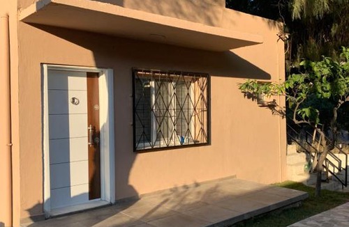 Iskele Mahallesi Villa | URLA İSKELE Muhteşem konum denize 30 saniye- great location, very close to the sea