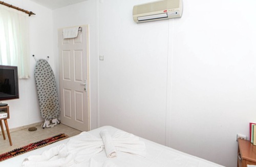 Koycegiz Apartment | Vacation Flat w Garden Patio BBQ in Dogusbelen