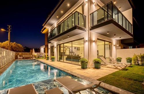 Ciftlik Villa | Villa Akrovea