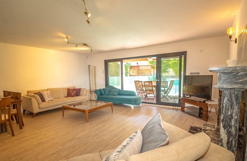Torba House | Villa Beyefendi, private pool, sleeps 8