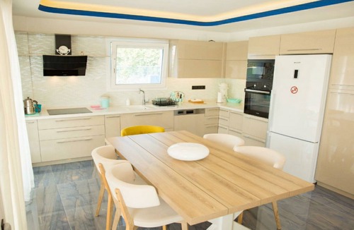 Dalyan Villa | Villa Fenerbahçe sleeps 9 with private Annex