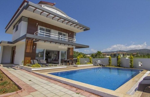 Ciftlik Villa | Villa Town
