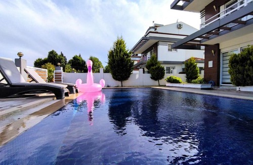 Ciftlik Villa | Villa Town