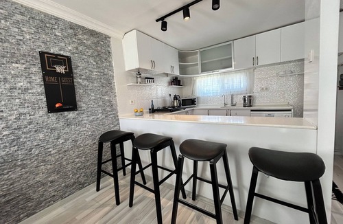 Karaoz Villa | Villa with Garden 5 min to Airport , 10 min to Optimum