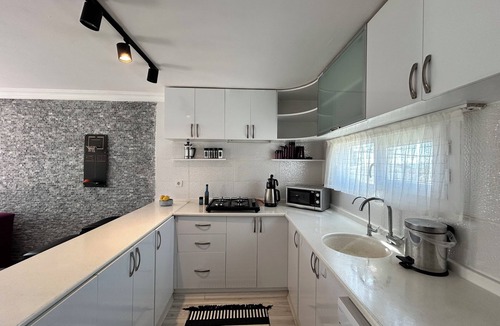 Karaoz Villa | Villa with Garden 5 min to Airport , 10 min to Optimum